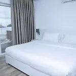 Prestige Durres מלון 5*