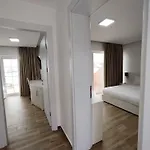 Prestige Durres מלון 5*
