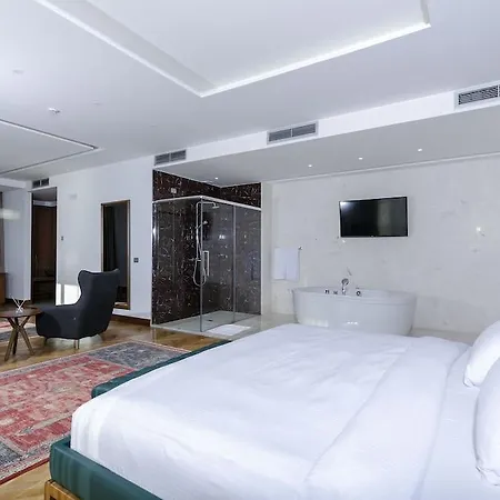 Prestige Durres מלון 5*