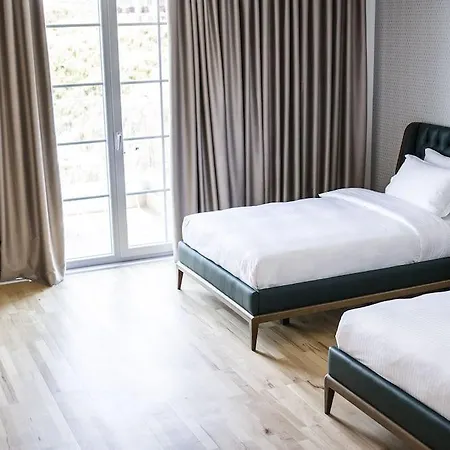 Prestige Durres מלון 5*