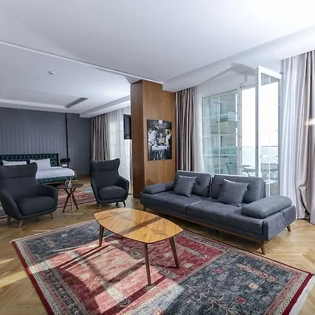 Prestige Durres מלון