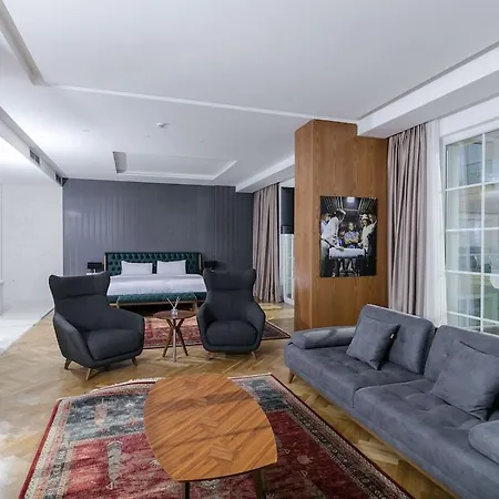 Prestige Durres מלון