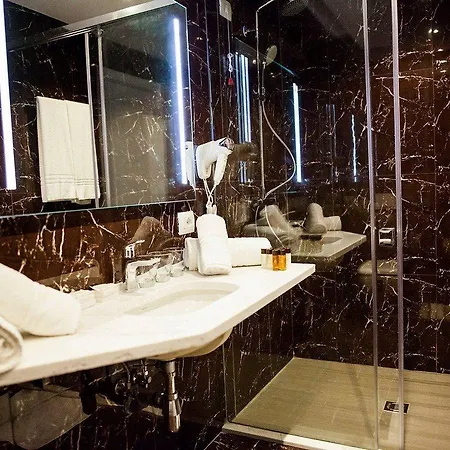 Prestige Durres מלון Qerret (Tirana)